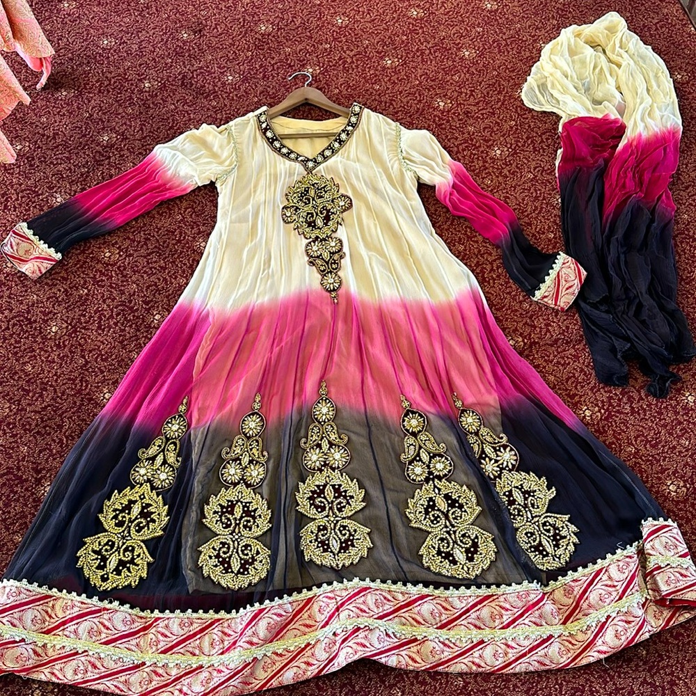 Anarkali Kameez and Dupatta- Pakistani Suit